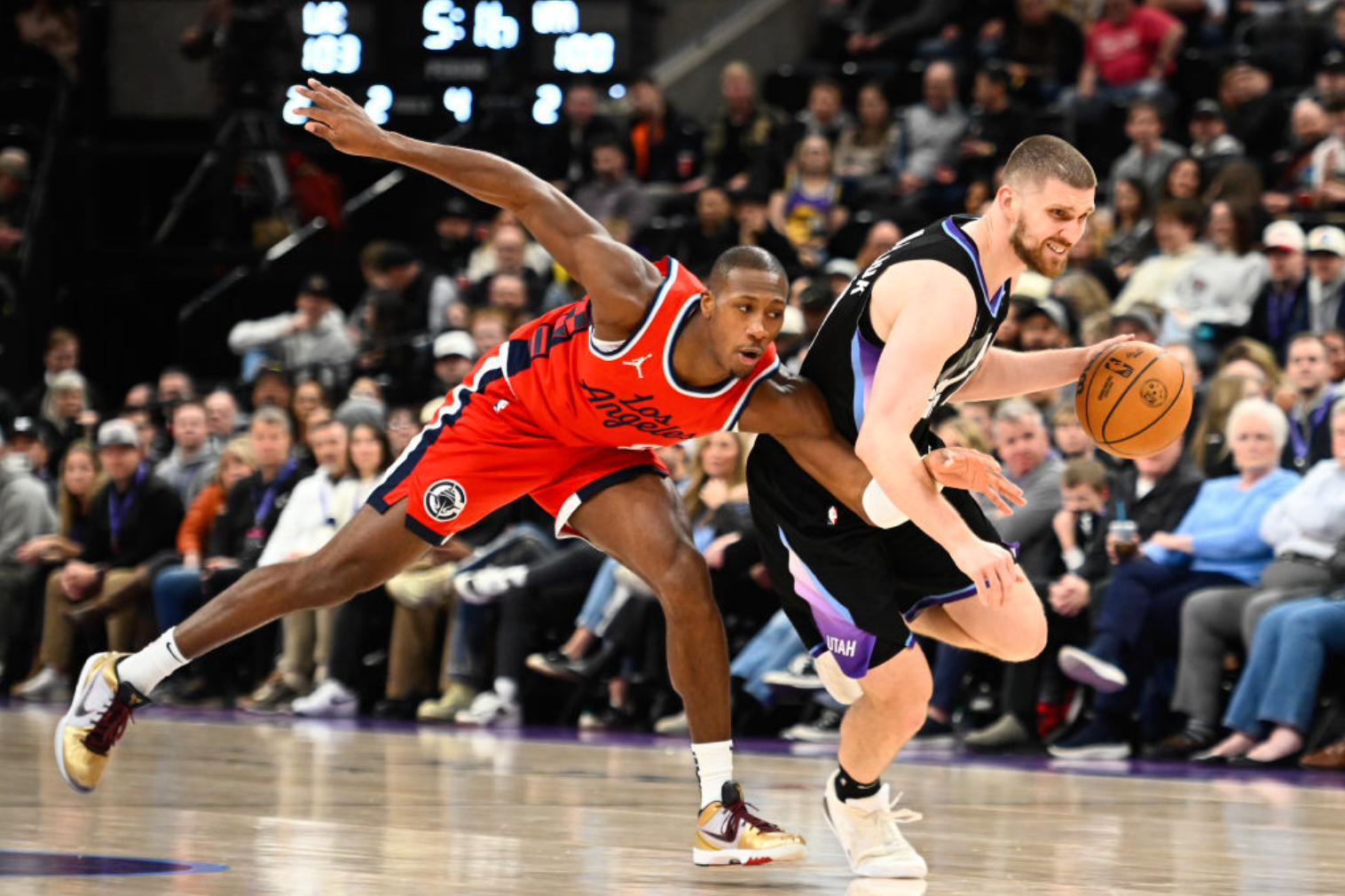 Юта Михайлюка поступилася Кліпперс, Нью-Орлеан обіграв Сакраменто: результати матчів НБА